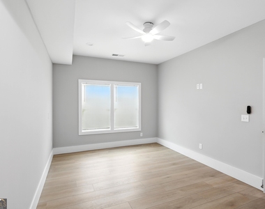 232 Brad Street - Photo Thumbnail 8