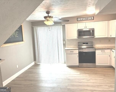 2635 Evans Mill Drive - Photo Thumbnail 4