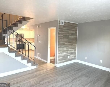 2635 Evans Mill Drive - Photo Thumbnail 2
