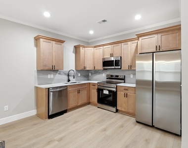 224 Brad Street - Photo Thumbnail 4