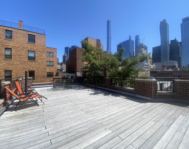 Midtown West & Hell's Kitchen, Manhattan - Photo Thumbnail 16