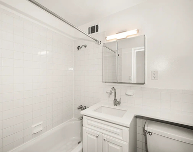 121 Madison Avenue - Photo Thumbnail 4