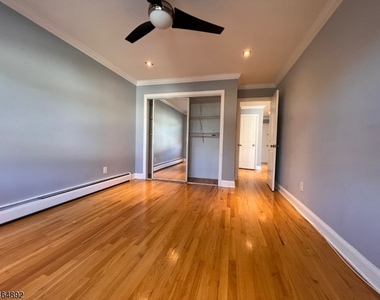 108 W Elm St - Photo Thumbnail 14