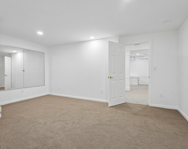 60 Maidenhead Rd - Photo Thumbnail 29