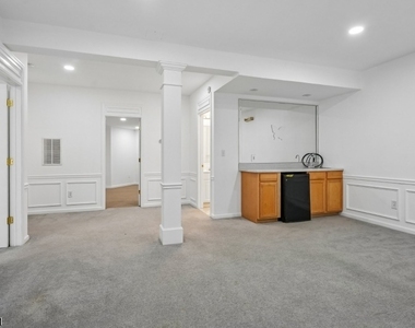 60 Maidenhead Rd - Photo Thumbnail 27