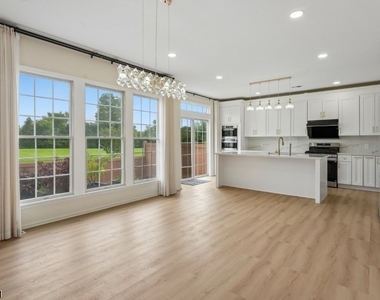 60 Maidenhead Rd - Photo Thumbnail 4