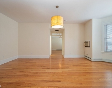 46 Franklin Pl - Photo Thumbnail 4