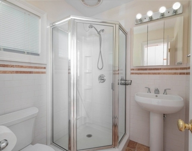 46 Franklin Pl - Photo Thumbnail 18