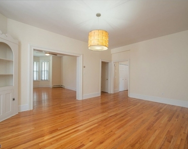 46 Franklin Pl - Photo Thumbnail 3