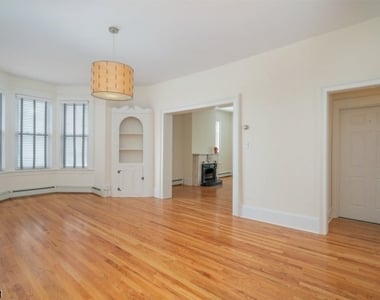 46 Franklin Pl - Photo Thumbnail 2