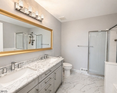 605 Magnolia Ln - Photo Thumbnail 6