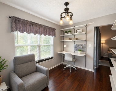 605 Magnolia Ln - Photo Thumbnail 4
