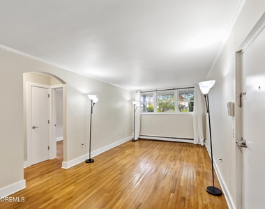 301 Sixth Avenue - Photo Thumbnail 4