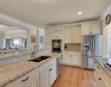 42 Pitney Avenue - Photo Thumbnail 9