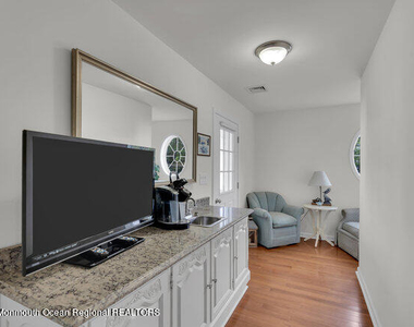 42 Pitney Avenue - Photo Thumbnail 21