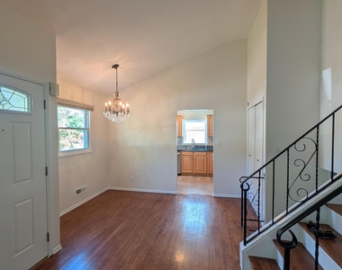 13 Fairview Lane - Photo Thumbnail 5