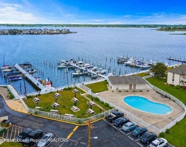 21 Wharfside Drive - Photo Thumbnail 7