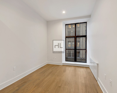 Madison Avenue - Photo Thumbnail 2