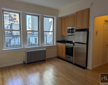 West 13 Street - Photo Thumbnail 2