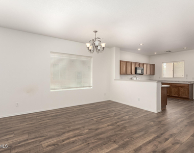 11741 W Sherman Street - Photo Thumbnail 10