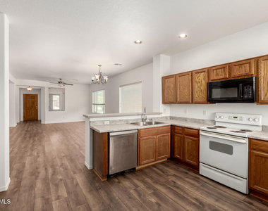 11741 W Sherman Street - Photo Thumbnail 13