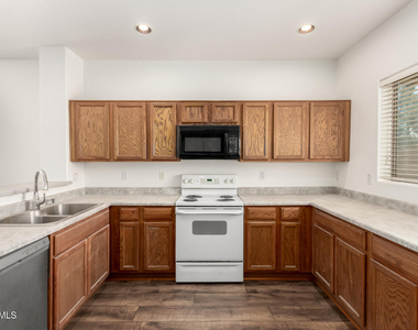 11741 W Sherman Street - Photo Thumbnail 14