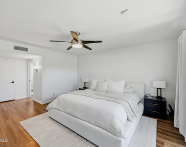 8417 E Via De Sereno -- - Photo Thumbnail 14