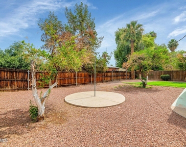 1127 S Una Avenue - Photo Thumbnail 1