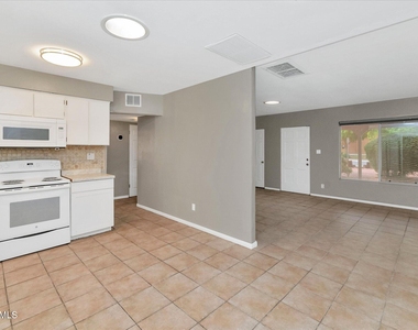 1127 S Una Avenue - Photo Thumbnail 7