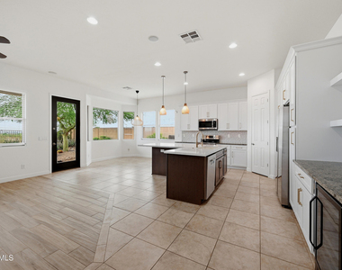 18110 W Paseo Way - Photo Thumbnail 5