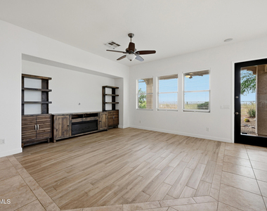 18110 W Paseo Way - Photo Thumbnail 3