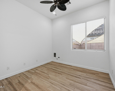 18110 W Paseo Way - Photo Thumbnail 26