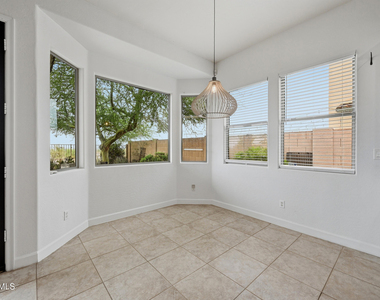 18110 W Paseo Way - Photo Thumbnail 14