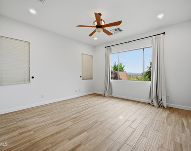 18110 W Paseo Way - Photo Thumbnail 15