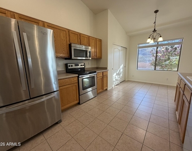 1135 E Cottonwood Lane - Photo Thumbnail 18