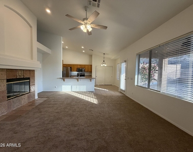 1135 E Cottonwood Lane - Photo Thumbnail 8