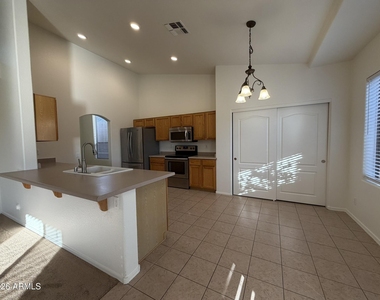 1135 E Cottonwood Lane - Photo Thumbnail 20