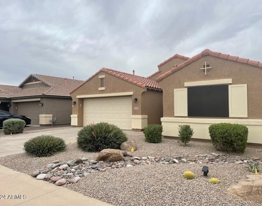 22526 N Reinbold Drive - Photo Thumbnail 2