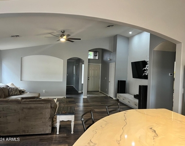 22526 N Reinbold Drive - Photo Thumbnail 9