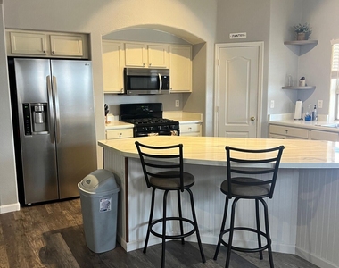22526 N Reinbold Drive - Photo Thumbnail 3