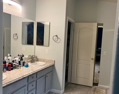 22526 N Reinbold Drive - Photo Thumbnail 13