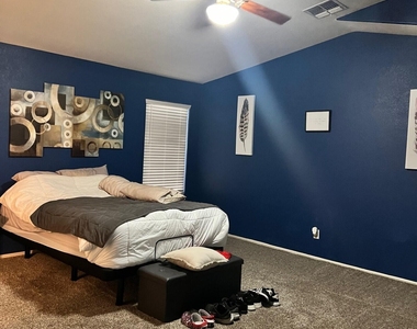 22526 N Reinbold Drive - Photo Thumbnail 11