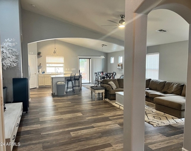 22526 N Reinbold Drive - Photo Thumbnail 10