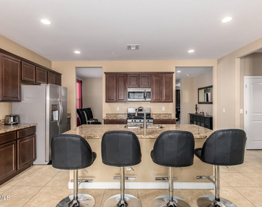 9244 W Denton Lane - Photo Thumbnail 9