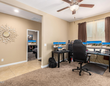 9244 W Denton Lane - Photo Thumbnail 4