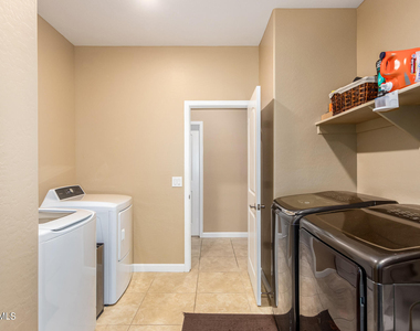 9244 W Denton Lane - Photo Thumbnail 15