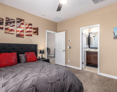 9244 W Denton Lane - Photo Thumbnail 12