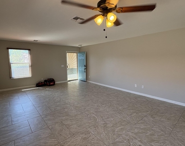 15774 W Watson Lane - Photo Thumbnail 3
