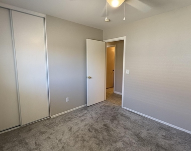15774 W Watson Lane - Photo Thumbnail 21