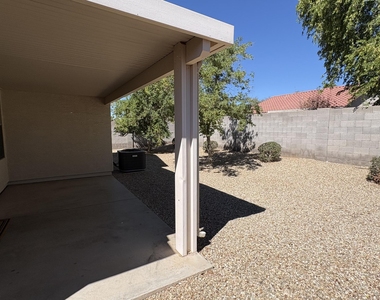 15774 W Watson Lane - Photo Thumbnail 24